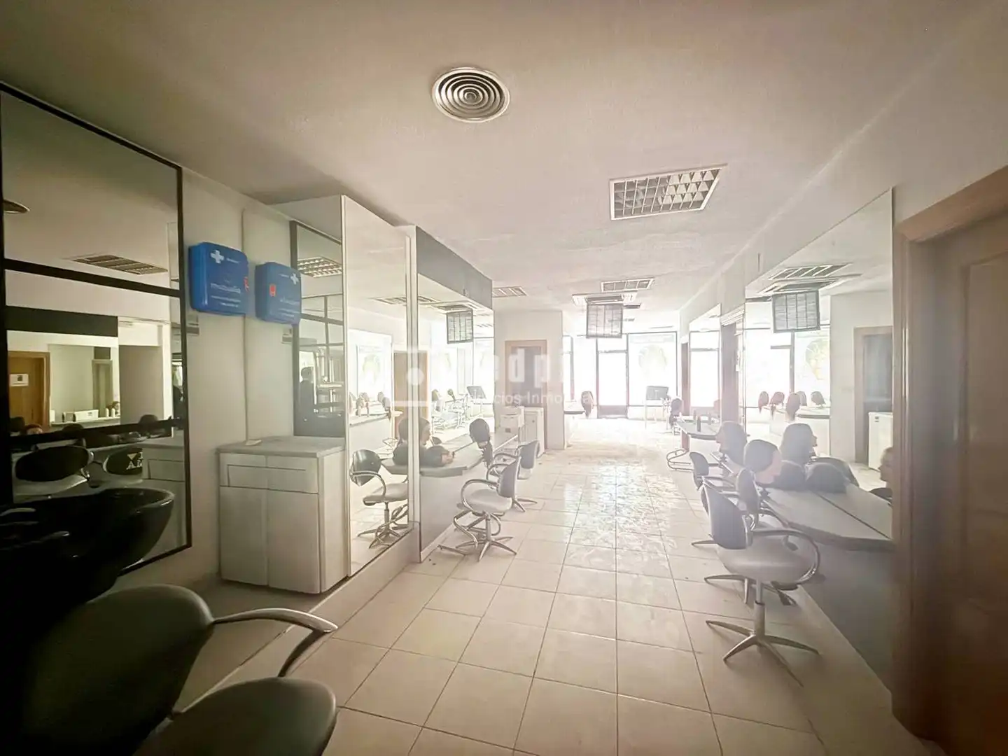 Local en venda en Fuenlabrada amb Aire condicionat