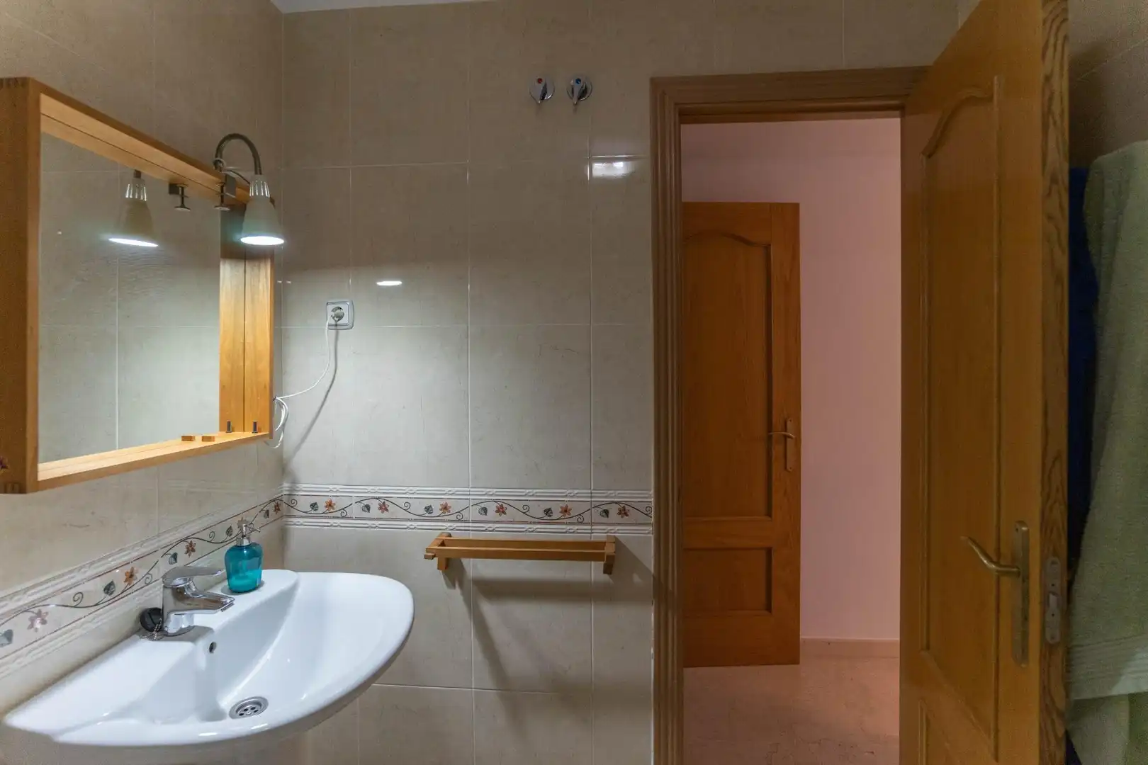 Baño de Piso de alquiler en Alhaurín El Grande con Aire acondicionado, Calefacción y Amueblado