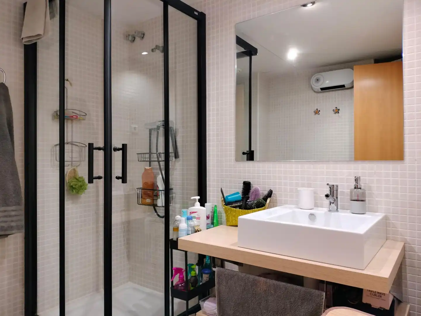 Bathroom of Detached homes for sale in Sabadell  with Private garden, Terrace and Storage room