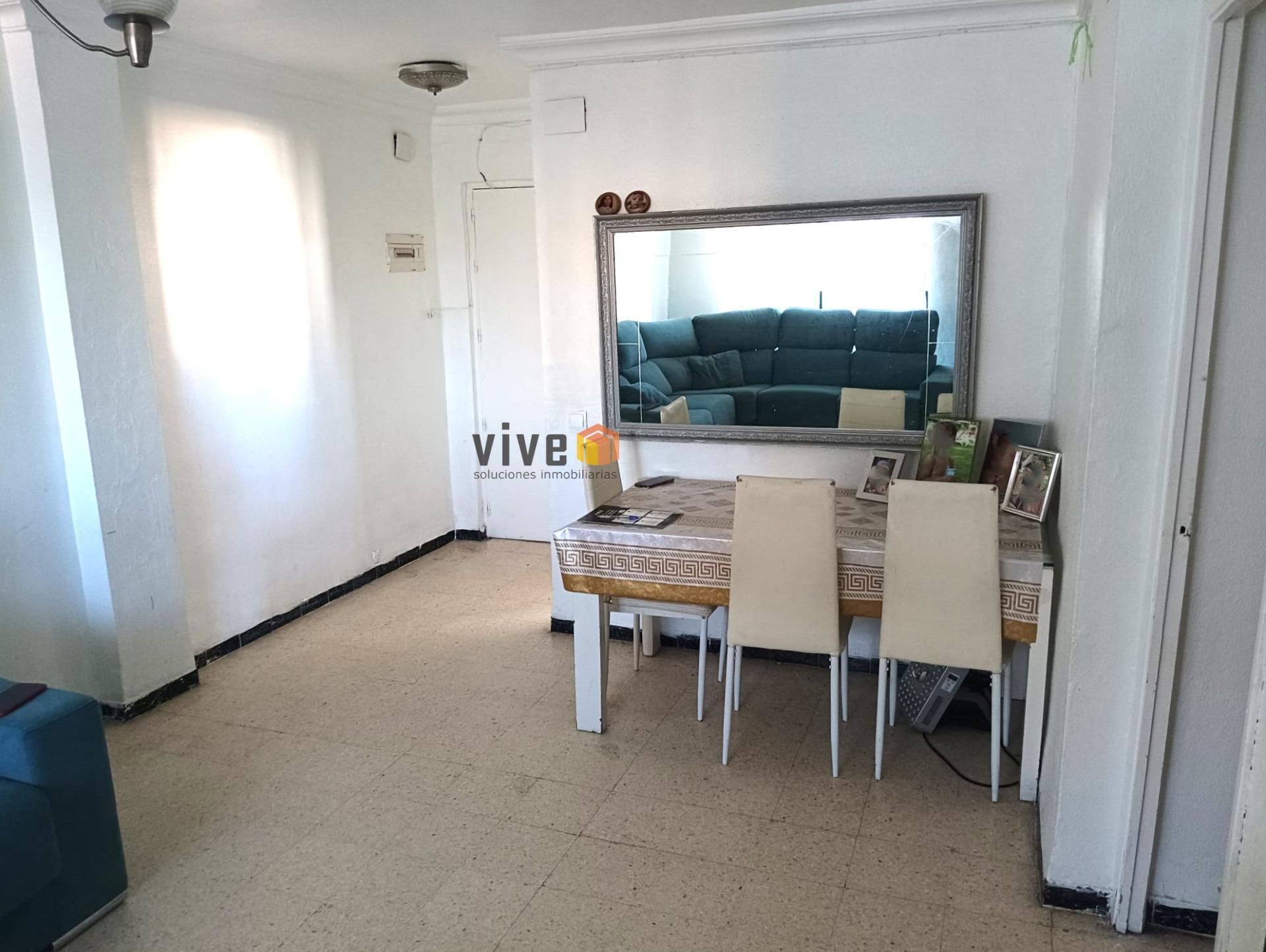 Sala d'estar de Pis en venda en  Sevilla Capital amb Aire condicionat i Balcó