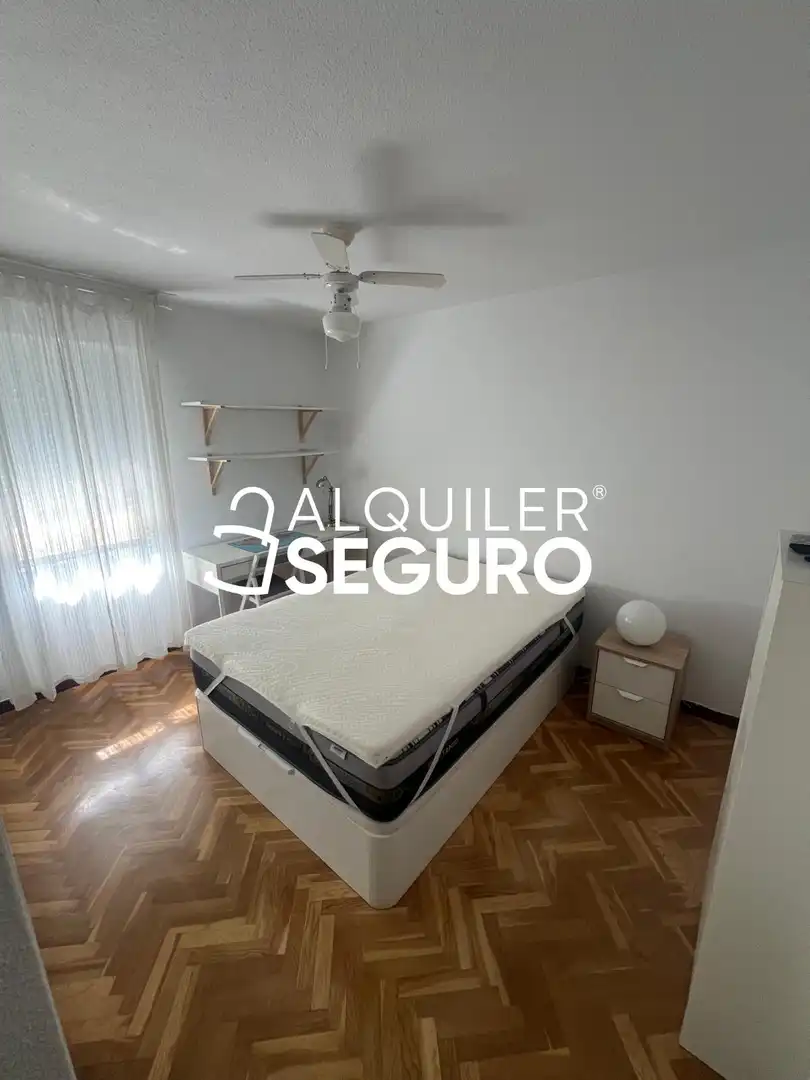 Bedroom of Flat for rent in Madrid  with Air Conditioner, Heating and Terrace
