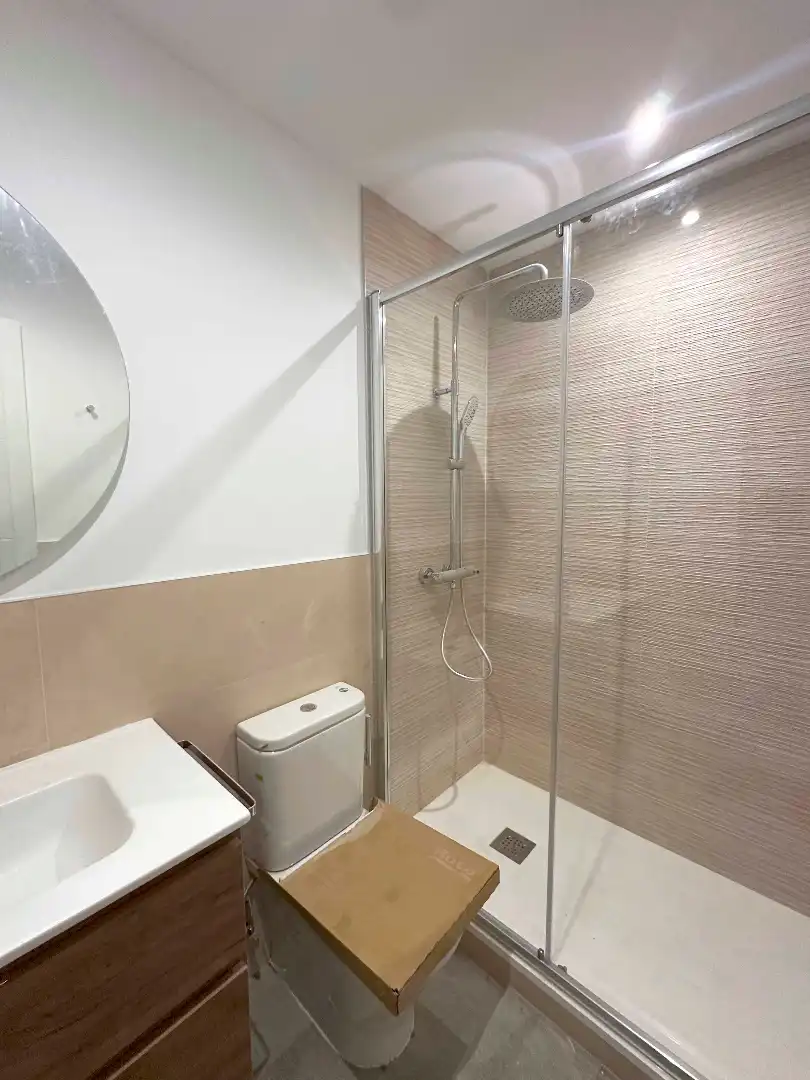 Bany de Loft de lloguer en Madrid amb Aire condicionat, Calefacció i Forn