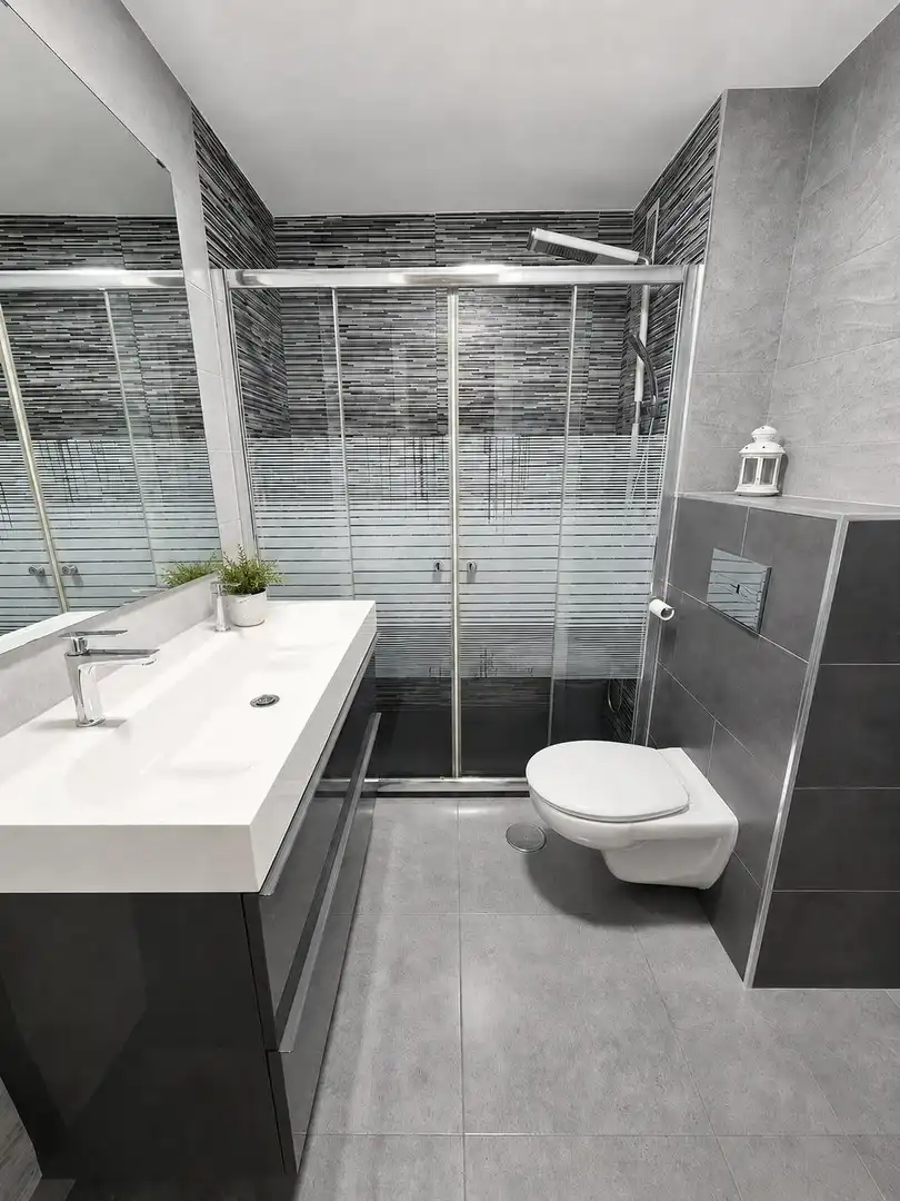 Baño de Piso en venta en Málaga con Aire acondicionado, Jardín privado y Terraza