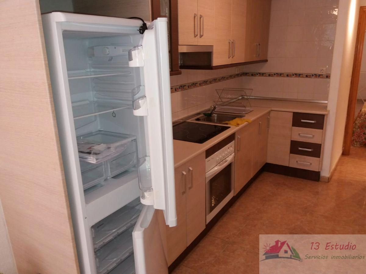 Cuina de Pis de lloguer en Cartagena amb Aire condicionat, Moblat i Forn