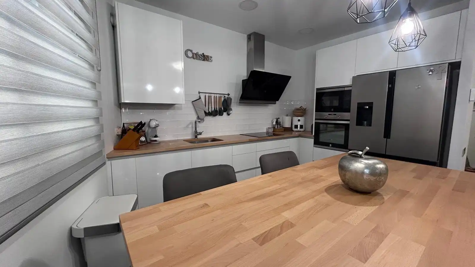 Cocina de Planta baja en venta en Sant Boi de Llobregat con Trastero y Piscina