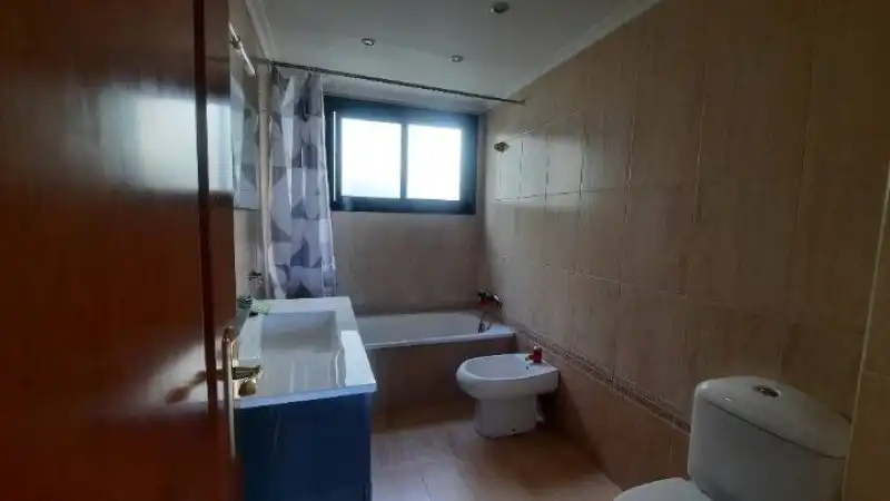 Badezimmer von Wohnung zum Verkauf in Alcabre