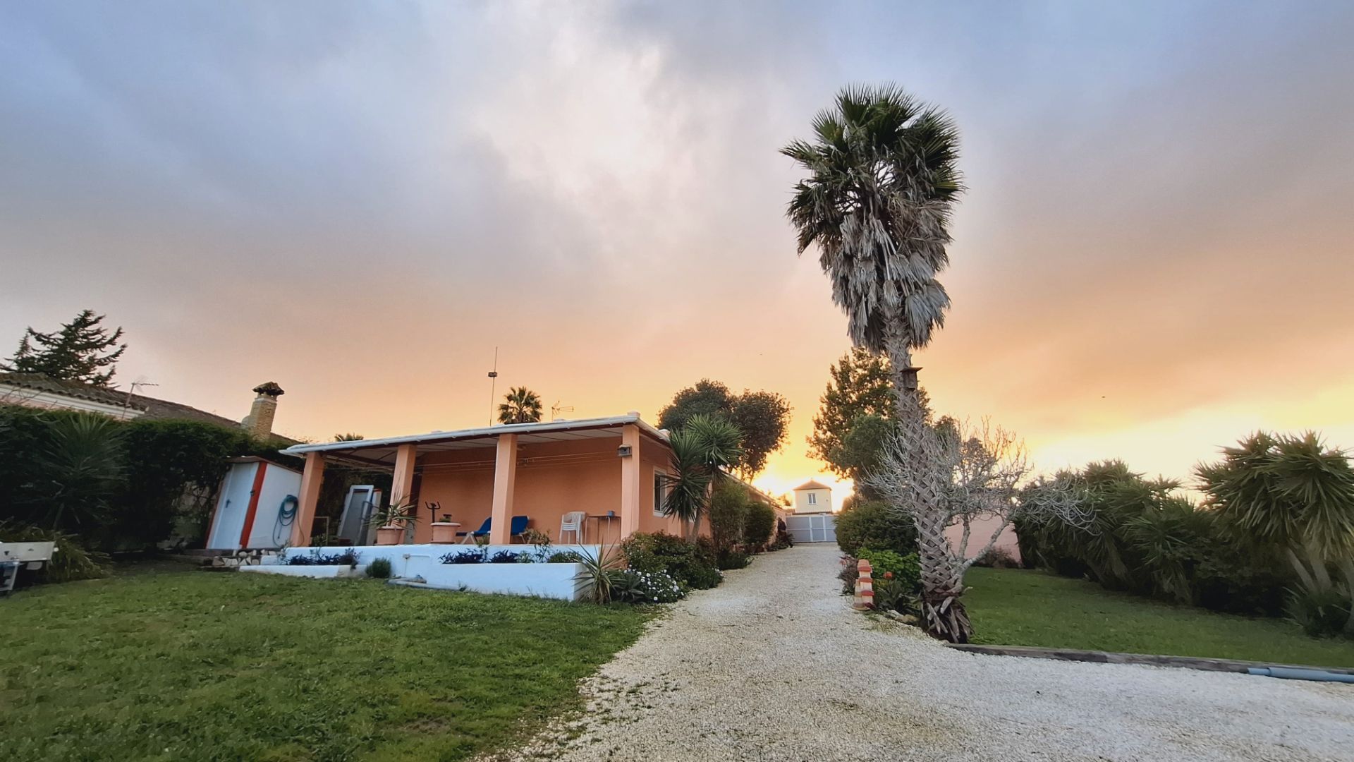 Vista exterior de Casa o xalet en venda en Chiclana de la Frontera