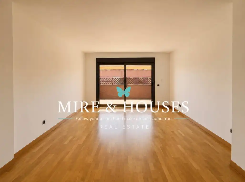 Habitación de Ático en venta en Alcobendas con Aire acondicionado, Calefacción y Jardín privado