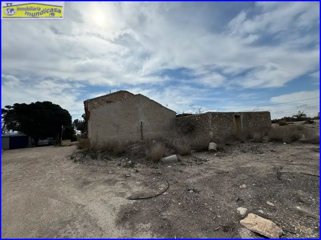 Country homes for sale in Fortuna