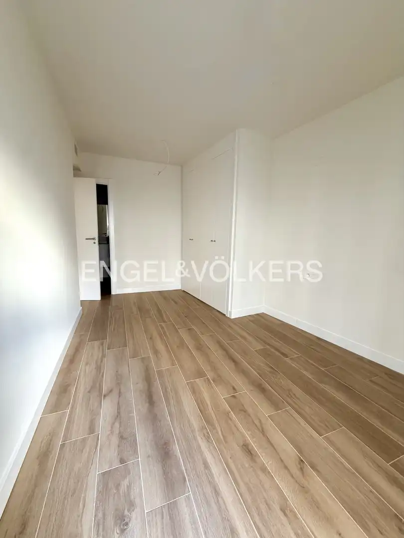 Bedroom of Flat for rent in Valencia  with Air Conditioner, Heating and Private garden