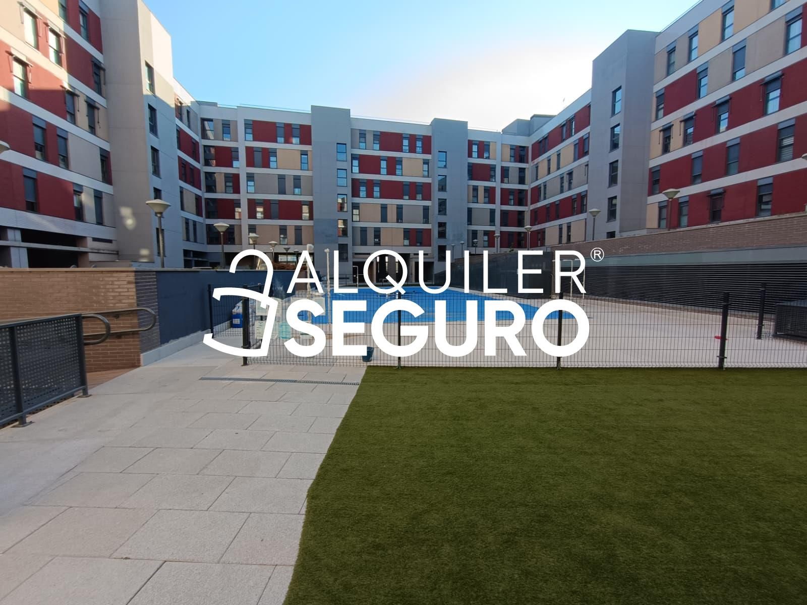 Außenansicht von Wohnung zur Miete in Leganés mit Klimaanlage, Heizung und Abstellraum