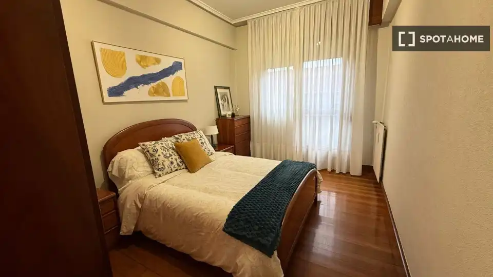 Dormitori de Apartament per a compartir en Bilbao  amb Aire condicionat, Terrassa i Moblat