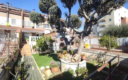 Jardí de Casa adosada en venda en Barberà del Vallès amb Terrassa i Balcó