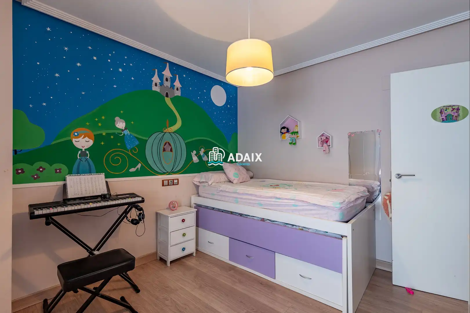Schlafzimmer von Dachboden zum Verkauf in Cáceres mit Klimaanlage, Heizung und Terrasse