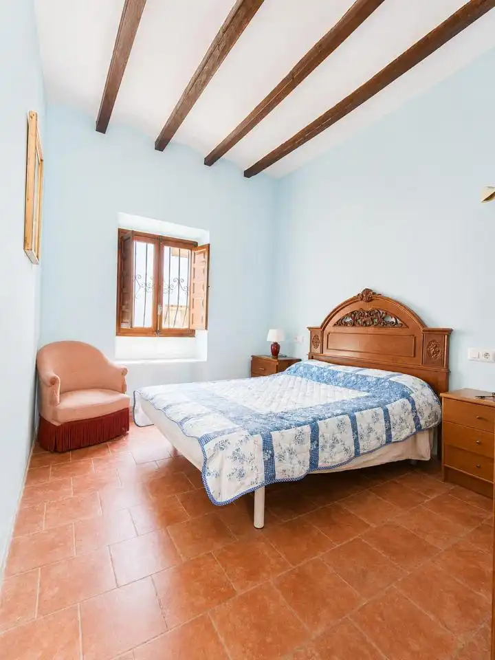 Dormitori de Casa o xalet en venda en Oliva amb Jardí privat, Terrassa i Traster