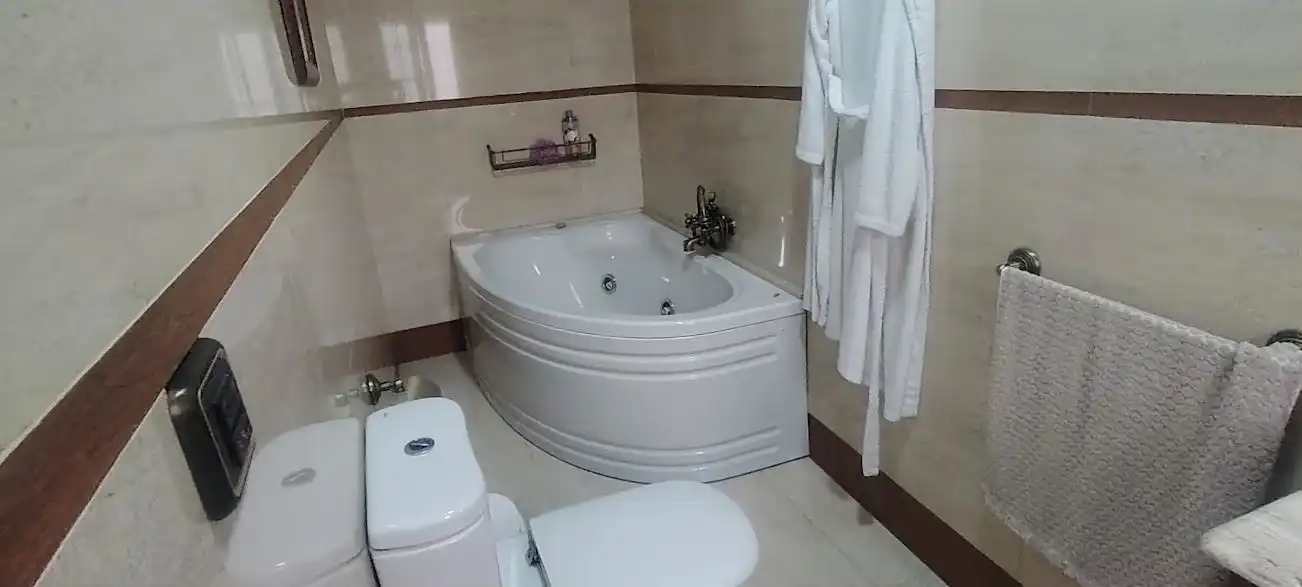 Badezimmer von Wohnung zum Verkauf in Linares mit Klimaanlage und Heizung