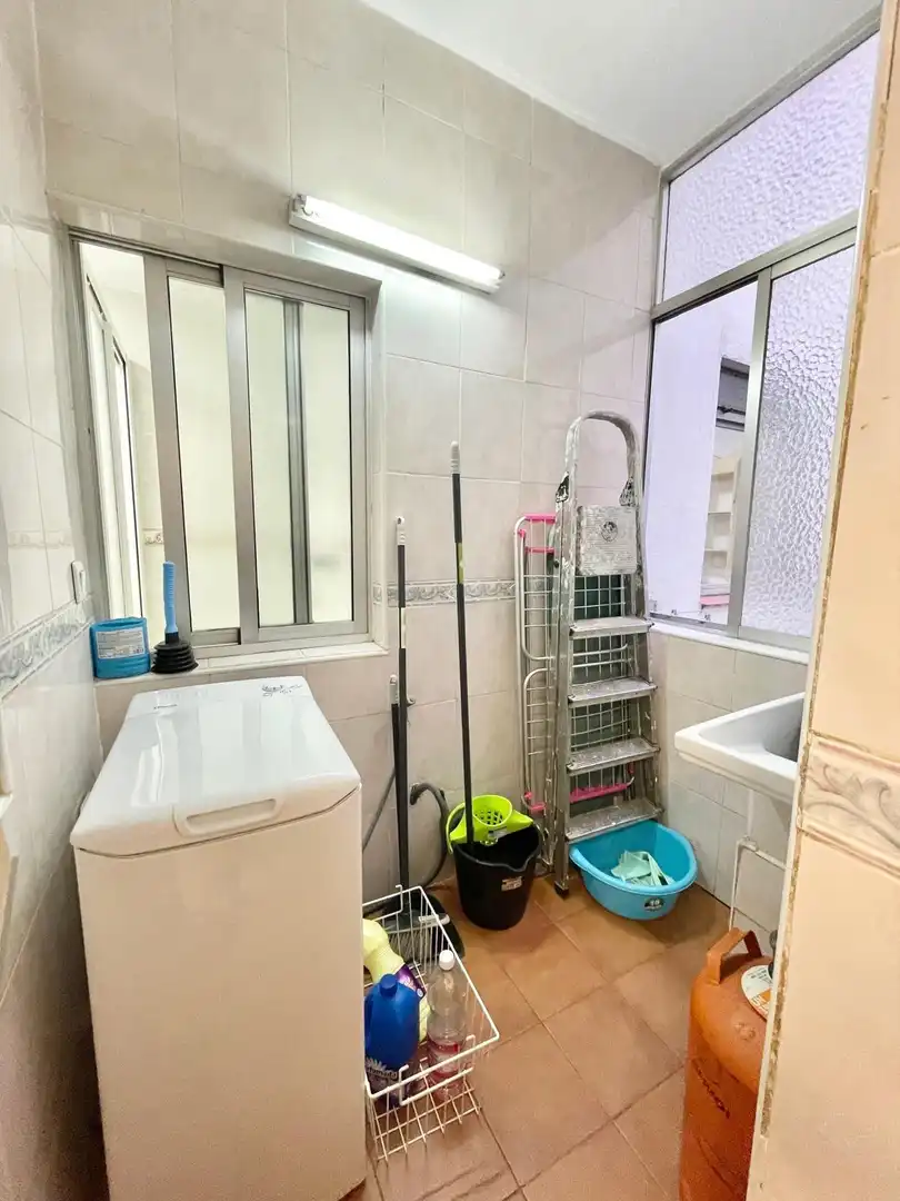 Bany de Pis de lloguer en Granada amb Terrassa, Moblat i Balcó