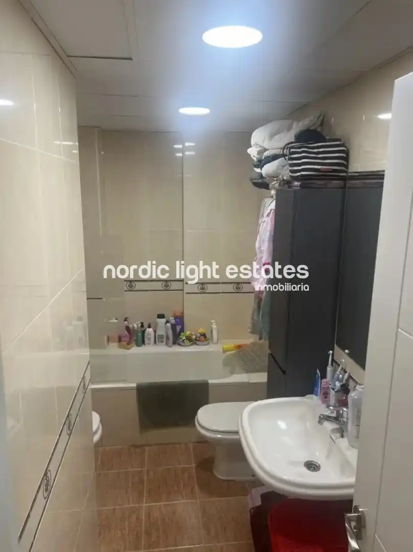 Bathroom of Flat for sale in Torremolinos  with Air Conditioner, Terrace and Furnished