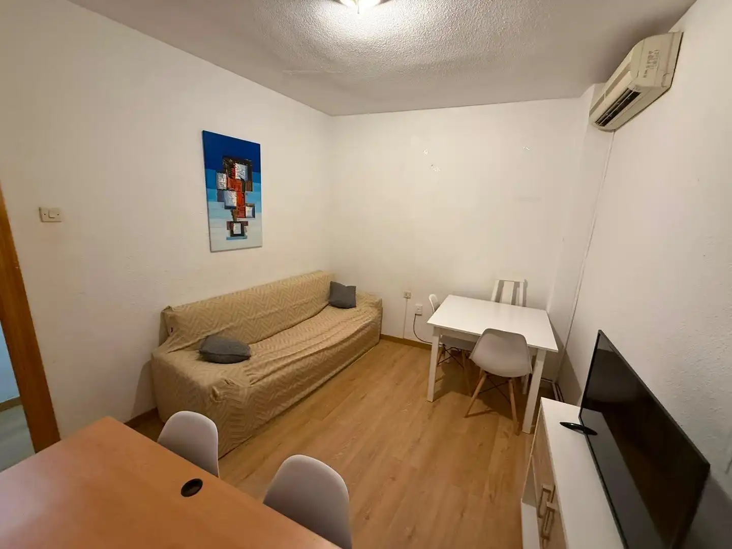 Sala d'estar de Pis en venda en Almería amb Aire condicionat i Terrassa