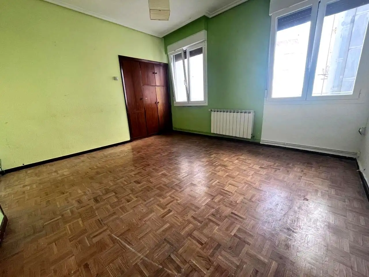 Habitación de Piso en venta en Vitoria - Gasteiz con Calefacción y Trastero