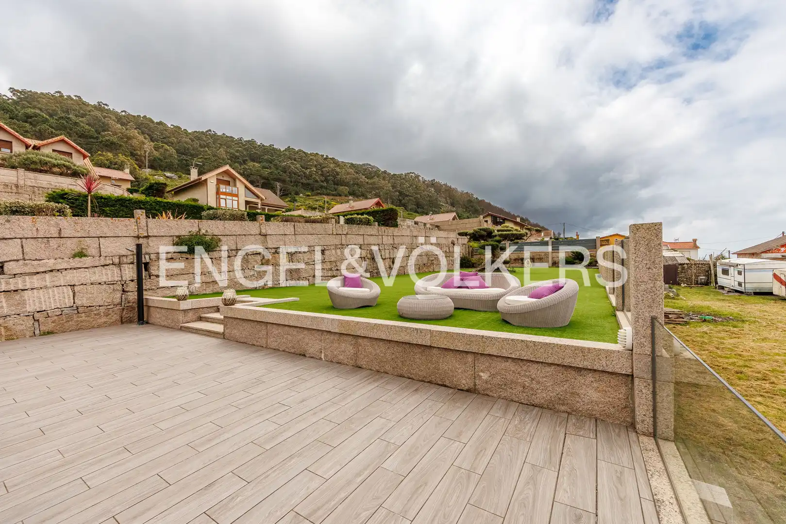 Terrassa de Casa o xalet en venda en Oia amb Calefacció, Jardí privat i Parquet