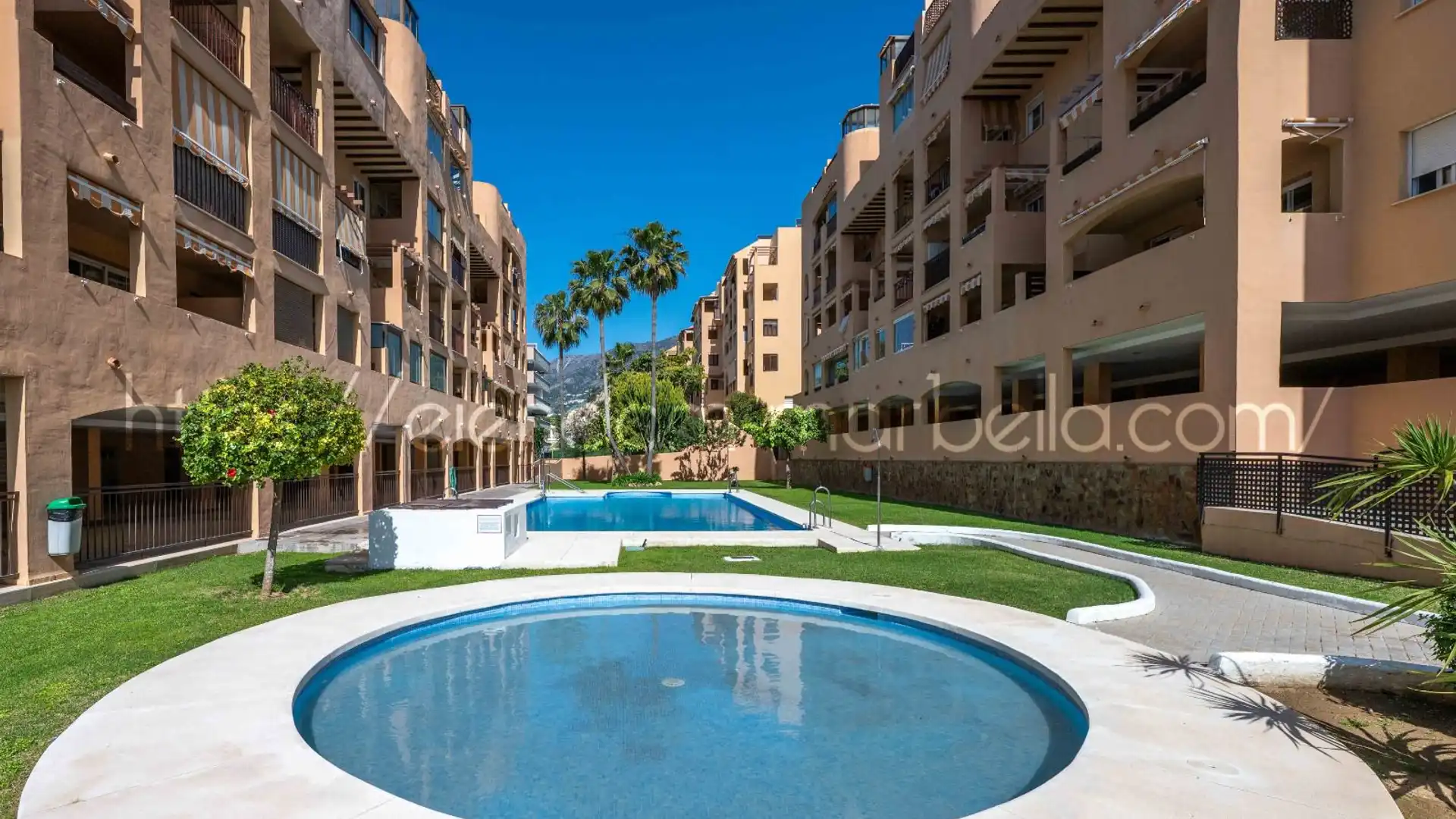 Vista exterior de Ático en venta en Fuengirola con Aire acondicionado, Terraza y Balcón