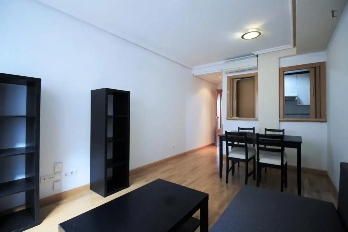 Apartament de lloguer a Valdeacederas