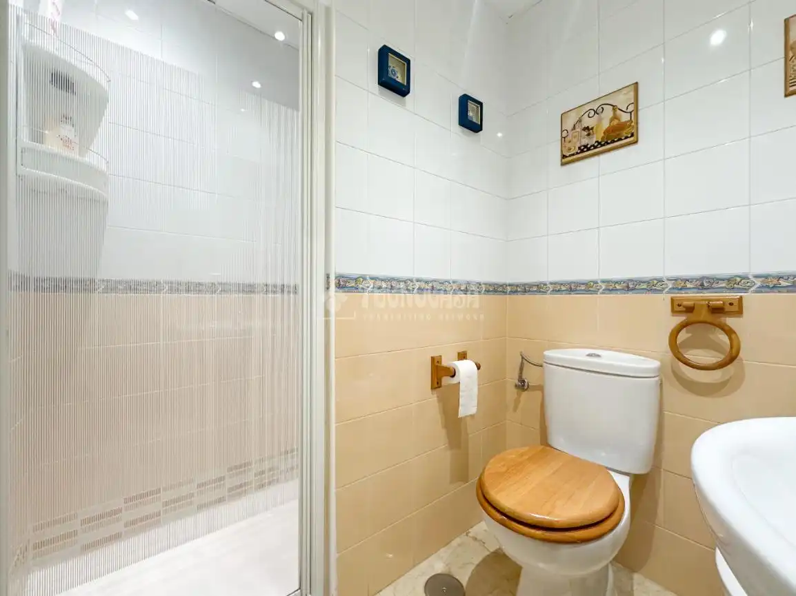 Baño de Piso en venta en Chipiona con Calefacción