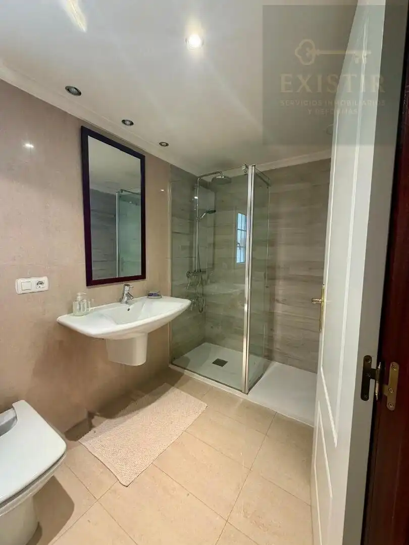 Bathroom of Flat for sale in Palencia