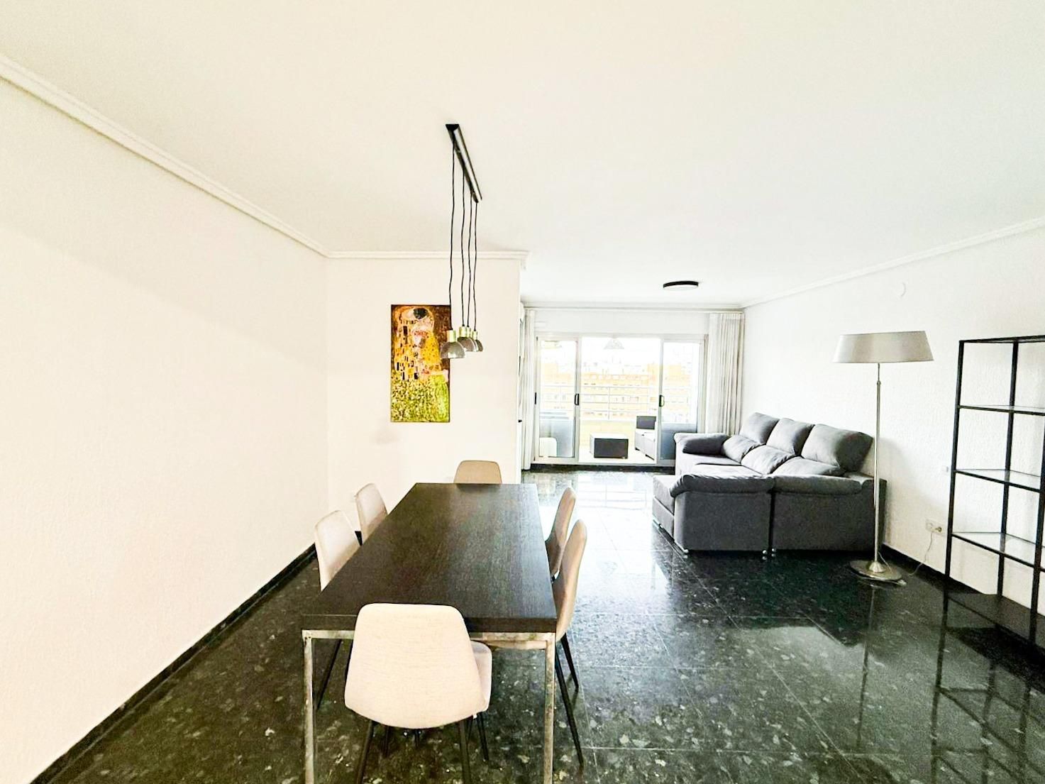 Comedor de Piso de alquiler en  Valencia Capital con Aire acondicionado, Calefacción y Terraza
