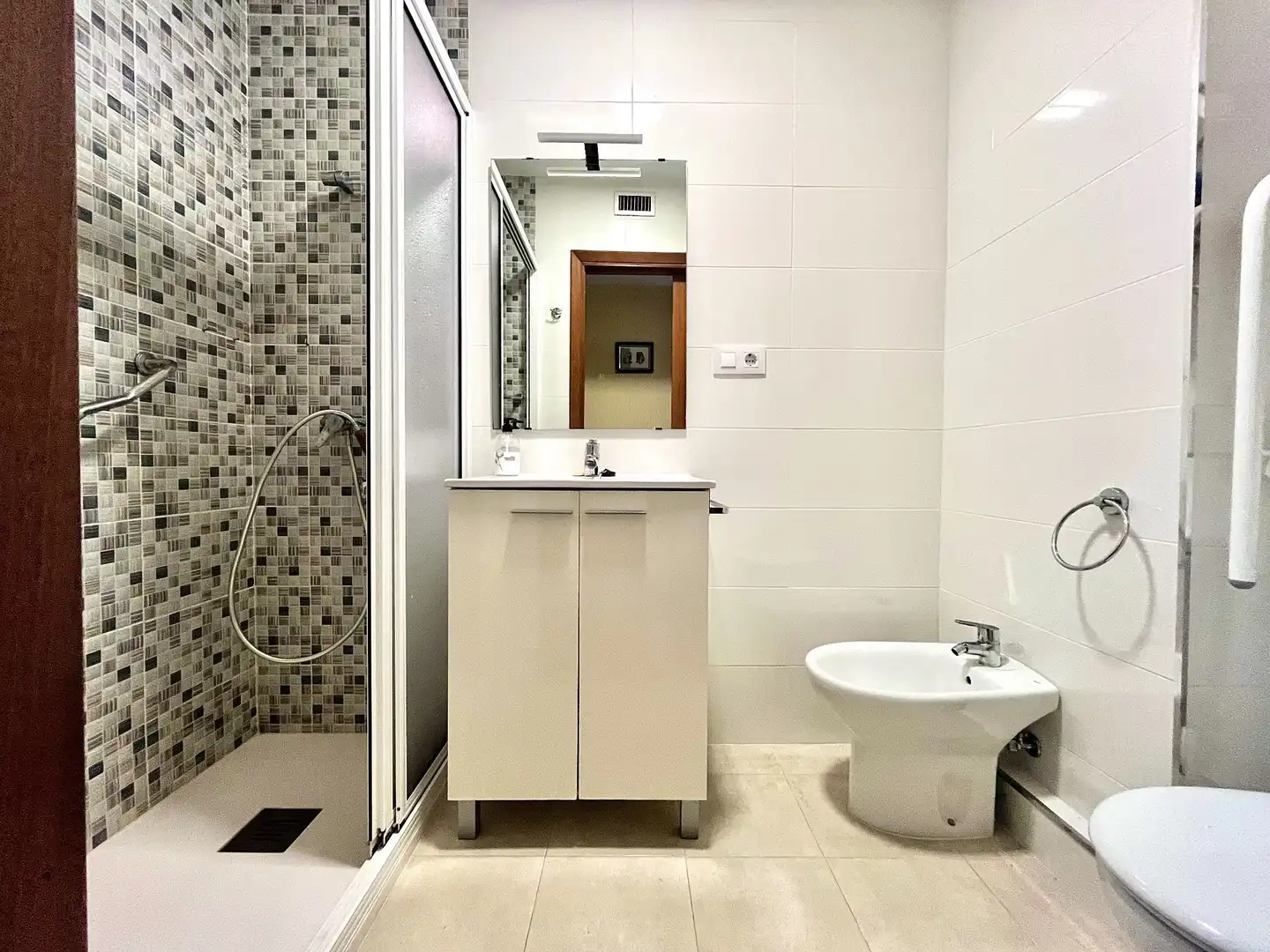 Badezimmer von Wohnung zum Verkauf in Oleiros mit Heizung