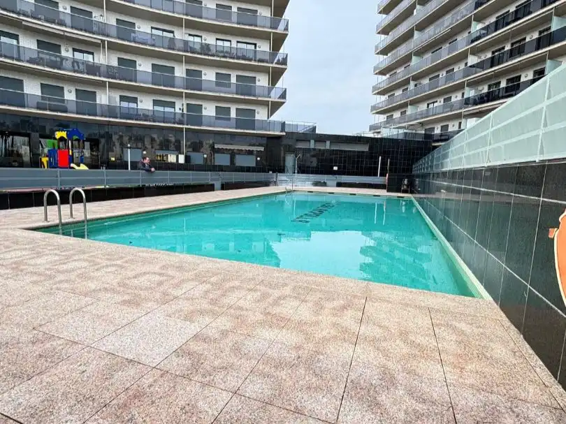 Appartamento con piscina in vendita a Carrer Barcelona 12