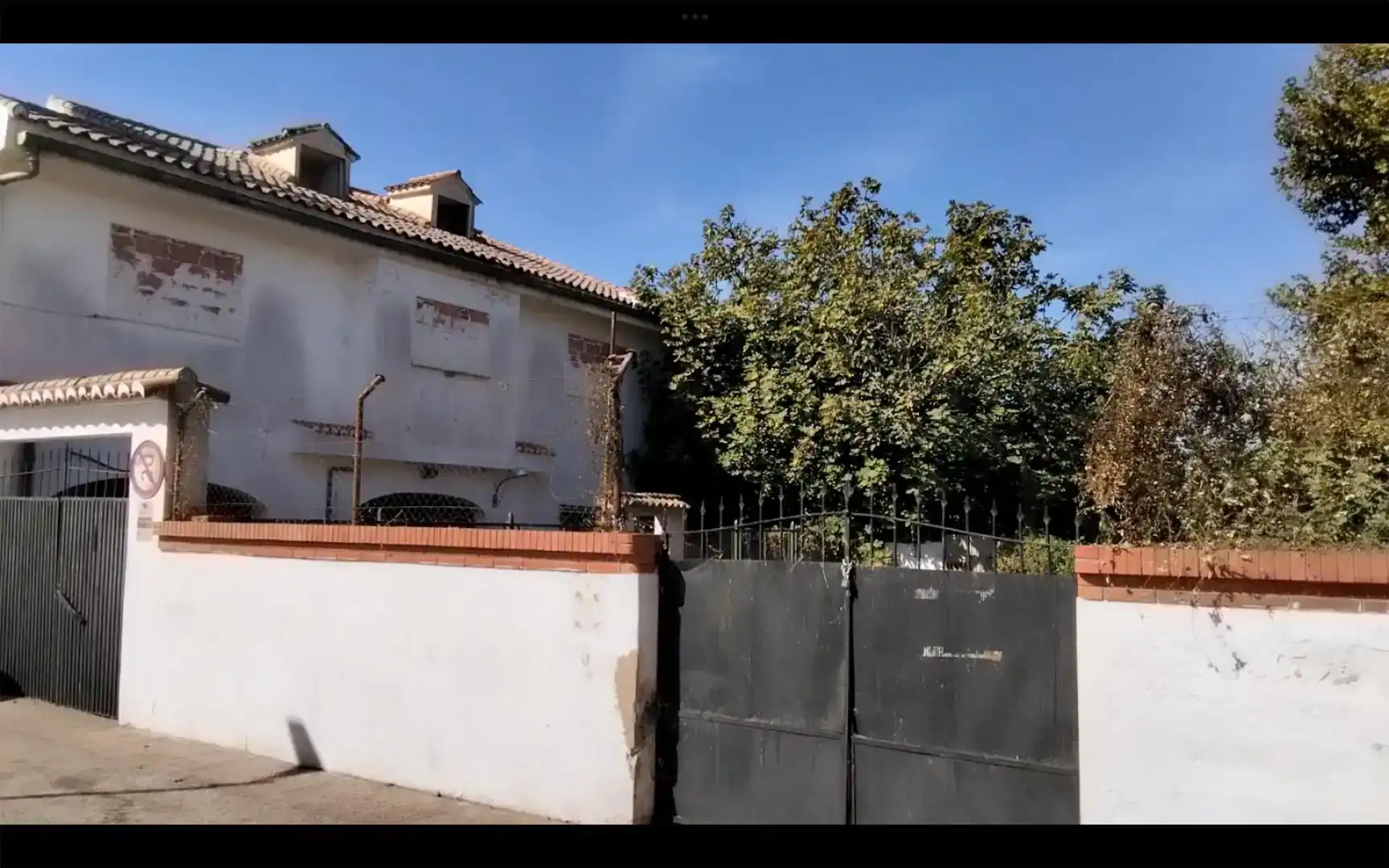 Vista exterior de Casa o xalet en venda en Motril amb Jardí privat