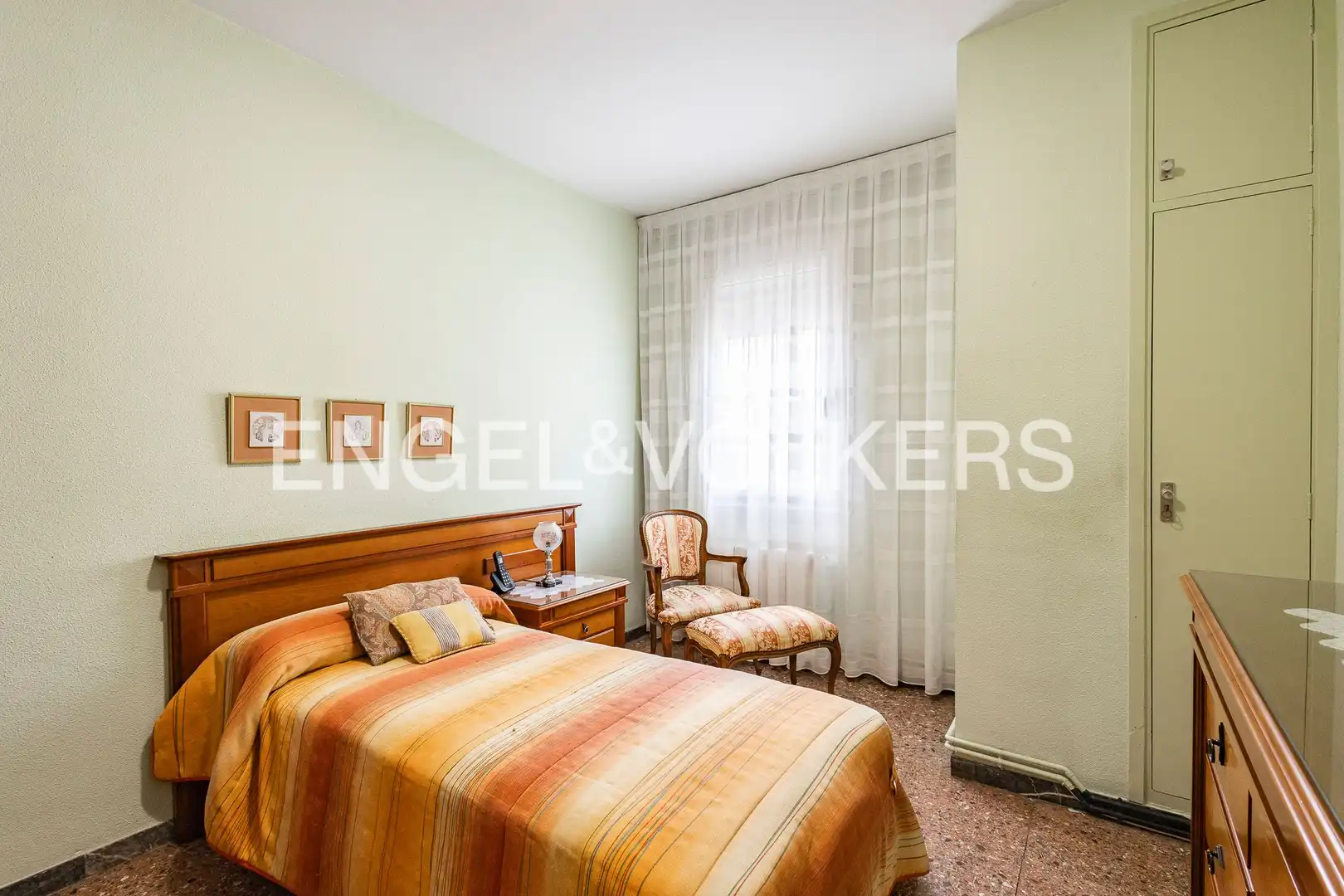 Bedroom of Flat for sale in Barcelona  with Air Conditioner, Heating and Balcony