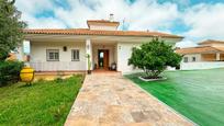 Vista exterior de Casa o xalet en venda en Sotogrande amb Aire condicionat, Calefacció i Jardí privat