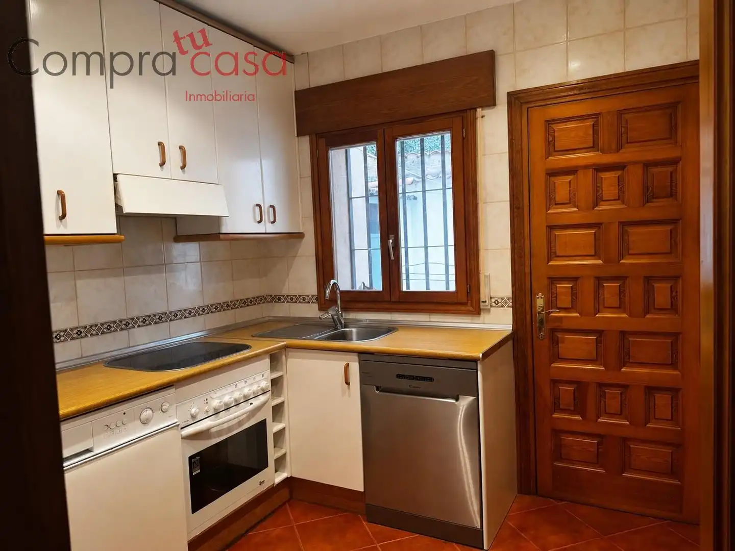Cuina de Casa o xalet en venda en Segovia amb Calefacció, Traster i Moblat