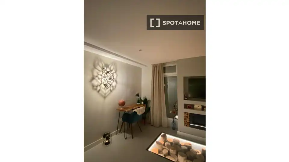 Habitación de Piso de alquiler en Las Rozas de Madrid con Aire acondicionado, Calefacción y Amueblado