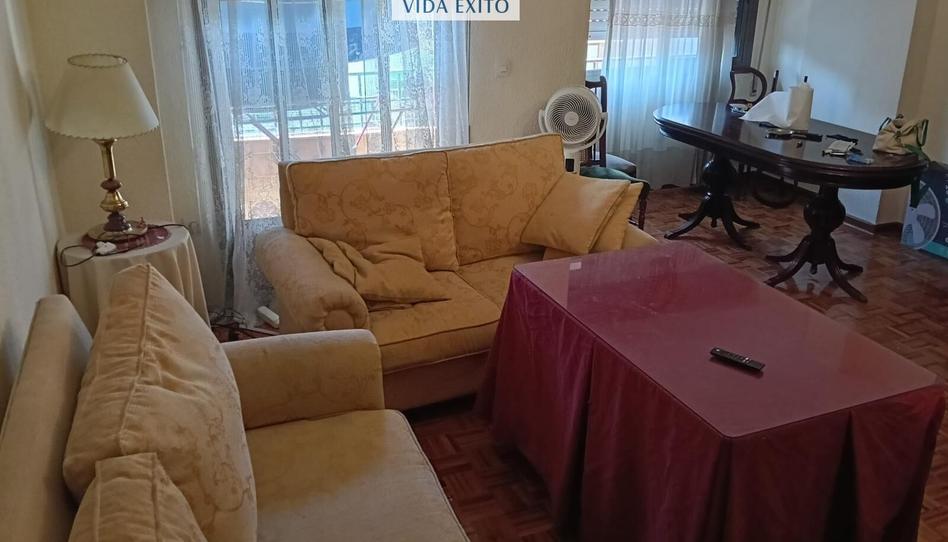 Foto 1 de Piso de alquiler en Peñamefecit - Avda Barcelona, Jaén