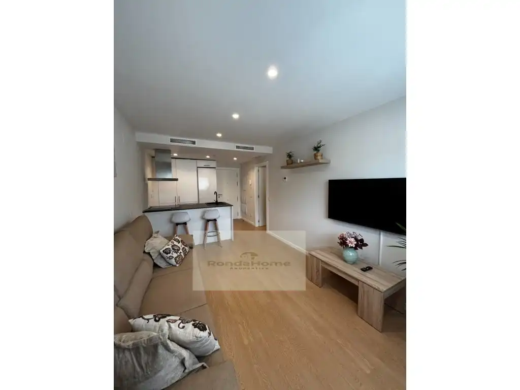 Wohnung zur Miete in Calle Emilio Prados, Los Rios