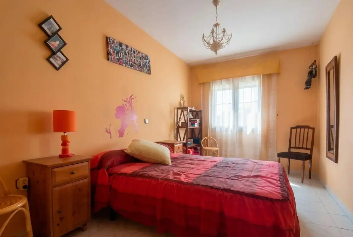Habitación de Edificio en venta en Roda de Eresma