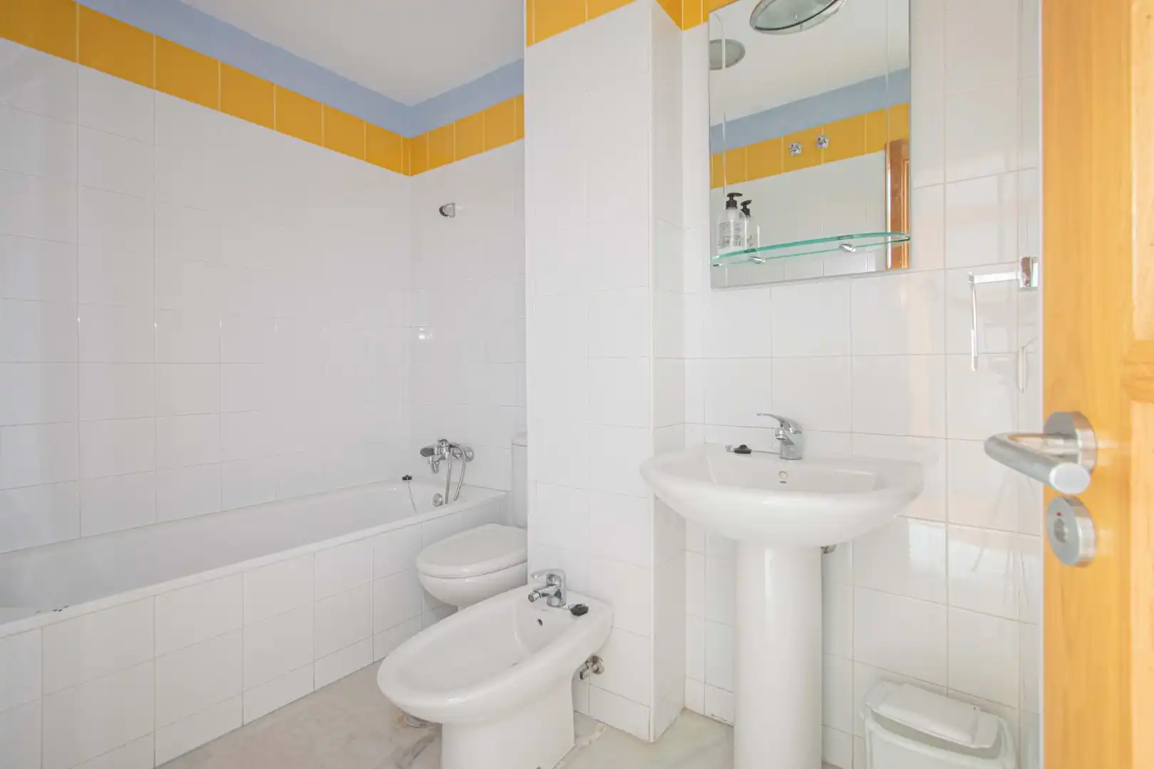 Baño de Piso en venta en Sevilla con Aire acondicionado y Terraza