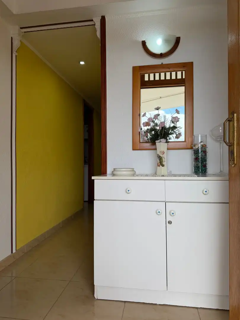 Apartamento en venta en San Bartolomé de Tirajana con Amueblado y Piscina comunitaria