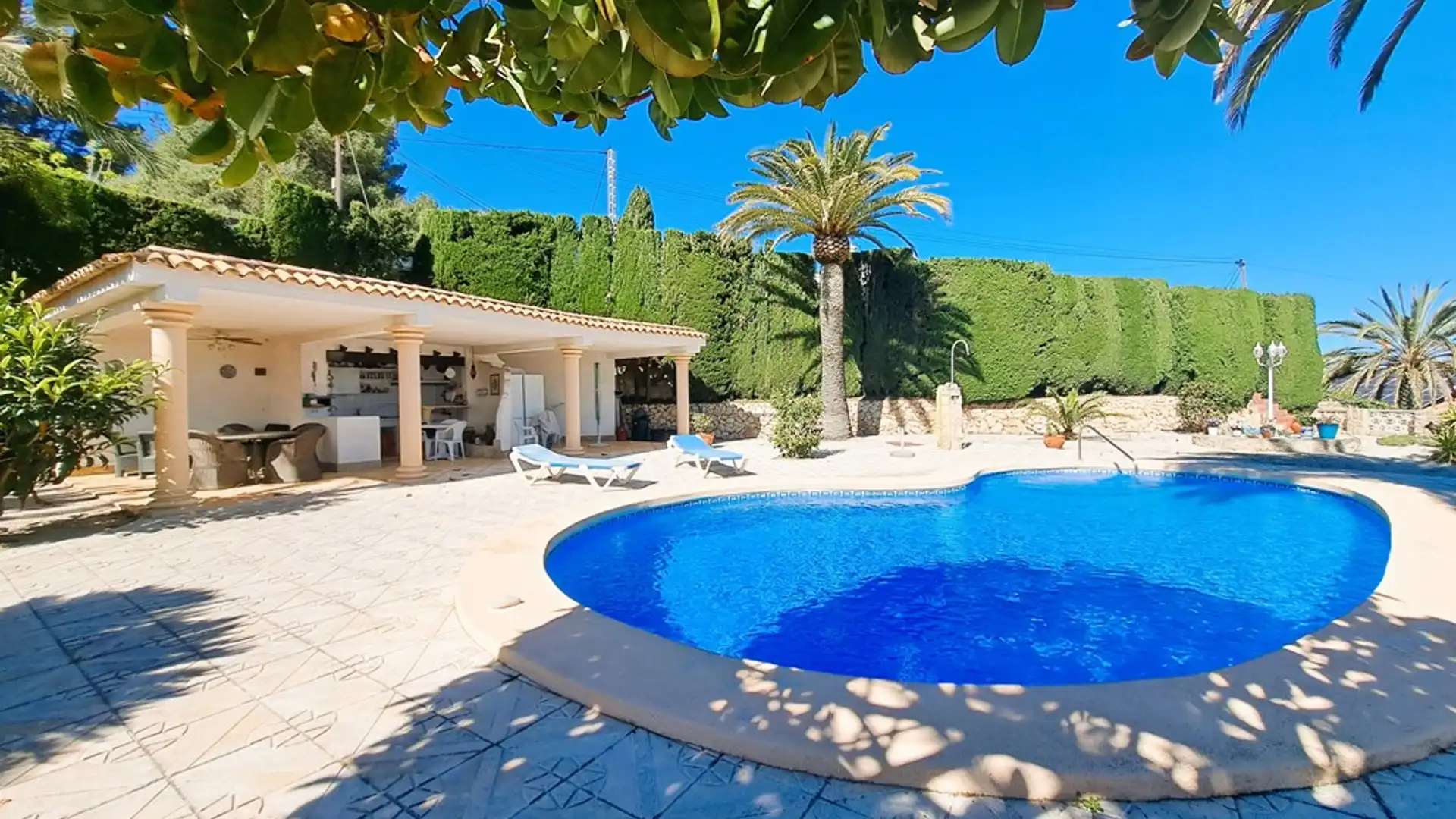 Piscina de Casa o xalet en venda en Dénia amb Aire condicionat, Calefacció i Jardí privat