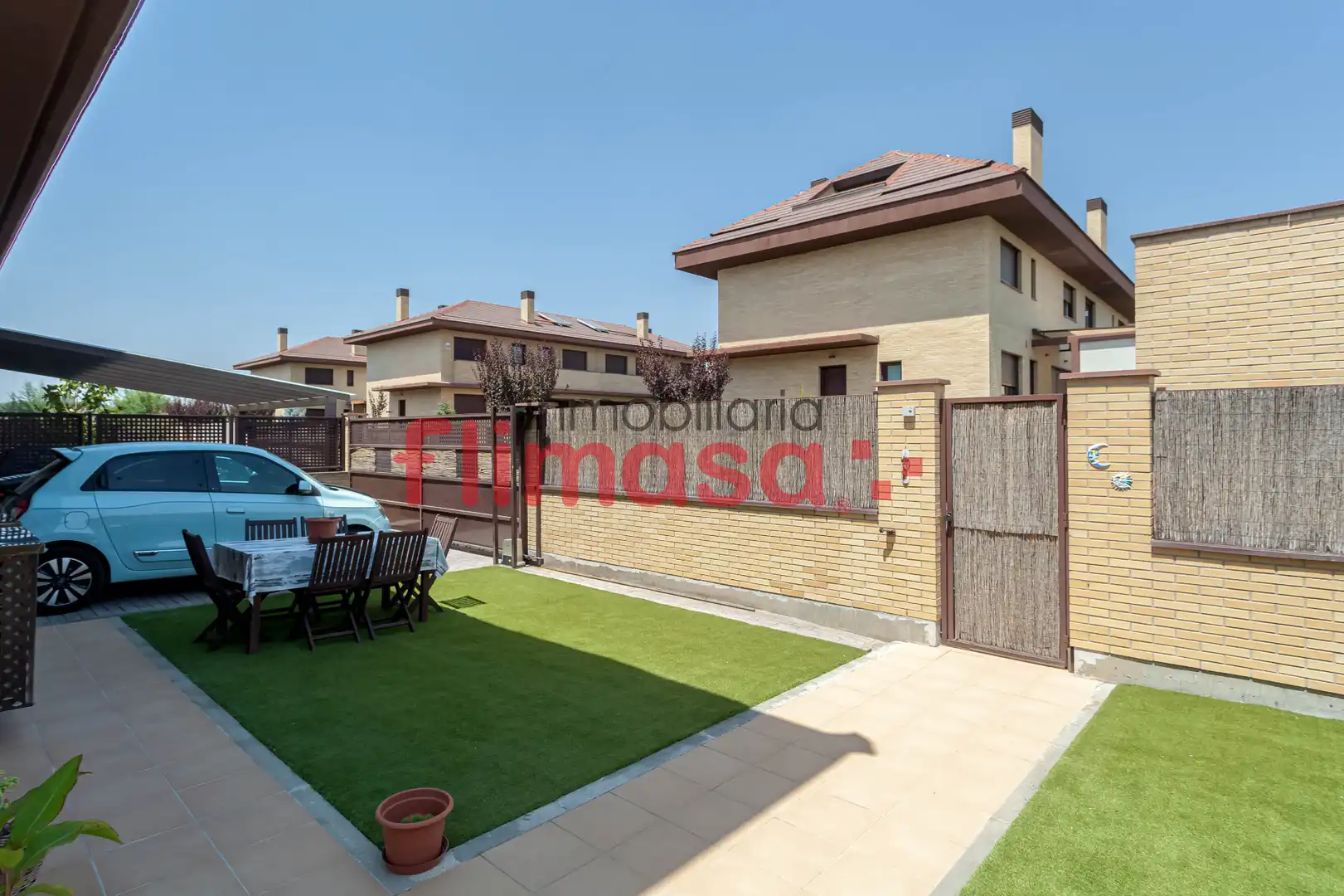 Exterior view of Detached homes for sale in Villaviciosa de Odón  with Air Conditioner, Heating and Private garden