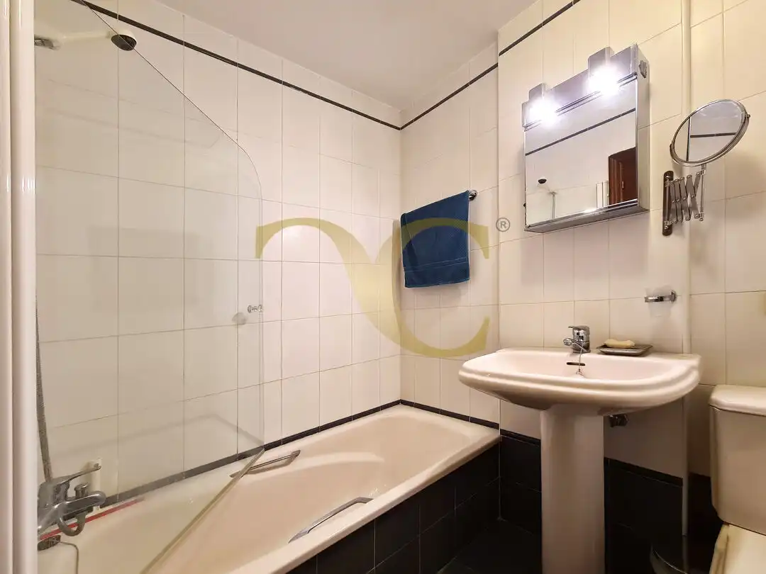 Baño de Casa adosada en venta en Ribadesella con Calefacción, Trastero y Amueblado