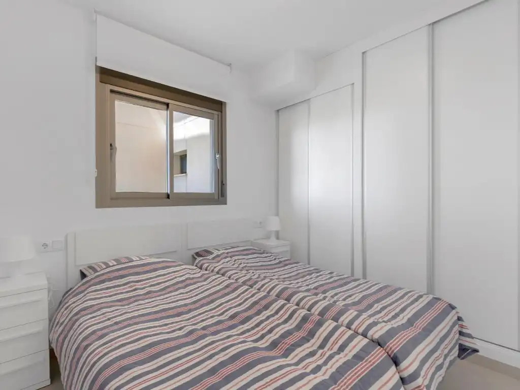 Habitación de Apartamento en venta en Orihuela con Aire acondicionado, Terraza y Piscina