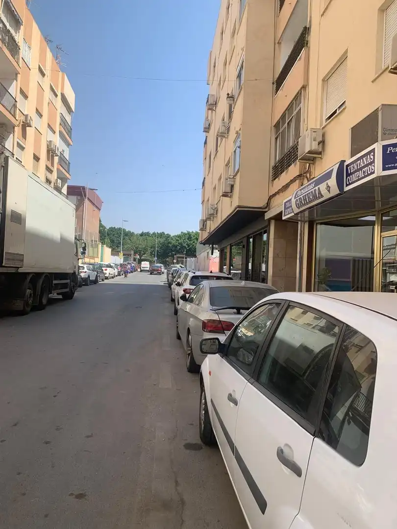 Aparcament de Pis en venda en Almería amb Aire condicionat