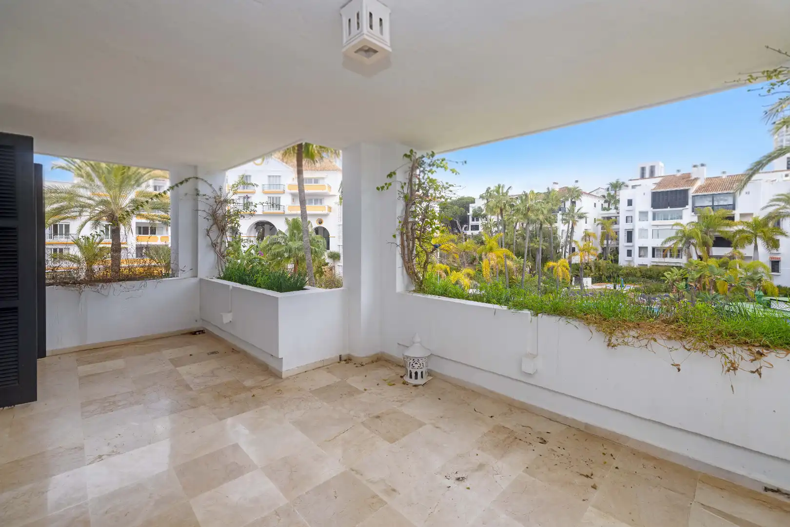 Jardín de Piso en venta en Marbella con Terraza, Trastero y Balcón