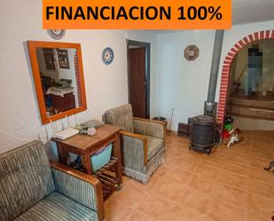 Sala d'estar de Casa o xalet en venda en Alberite de San Juan amb Calefacció, Jardí privat i Traster