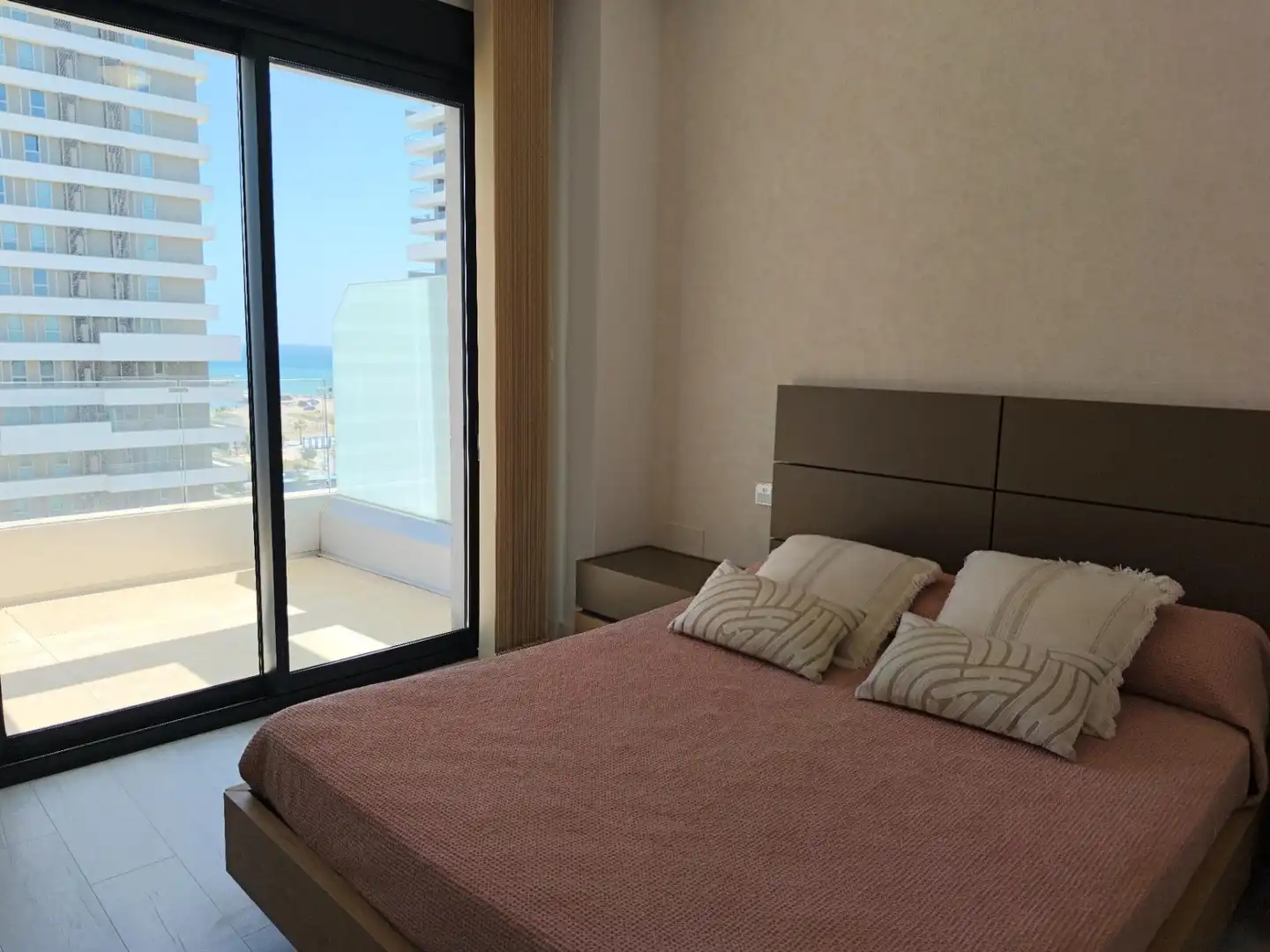 Dormitori de Àtic de lloguer en Málaga amb Aire condicionat, Calefacció i Jardí privat